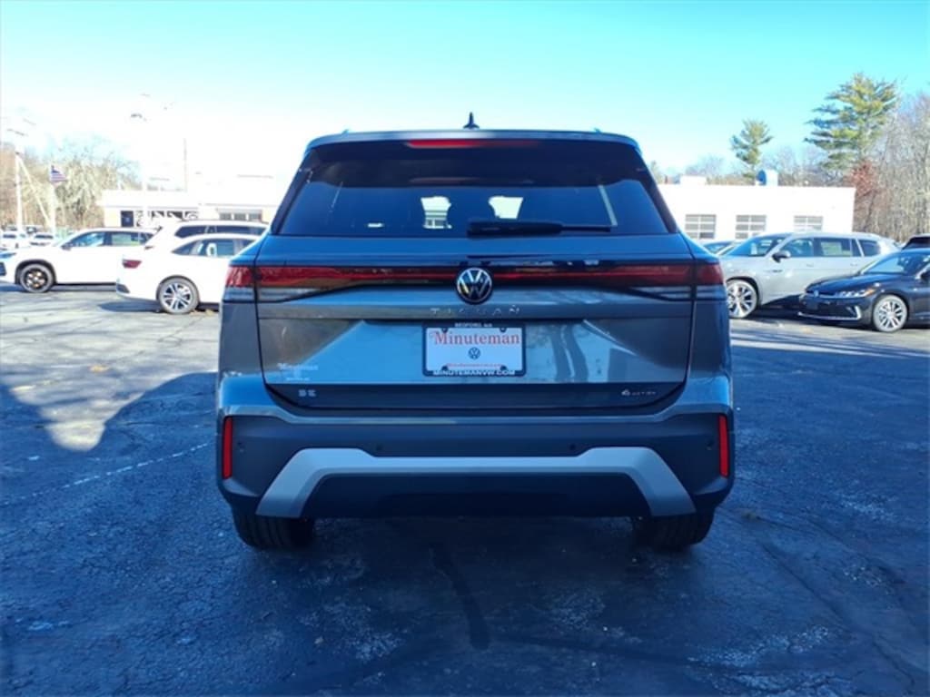 New 2026 Volkswagen Tiguan 2.0T SE SUV