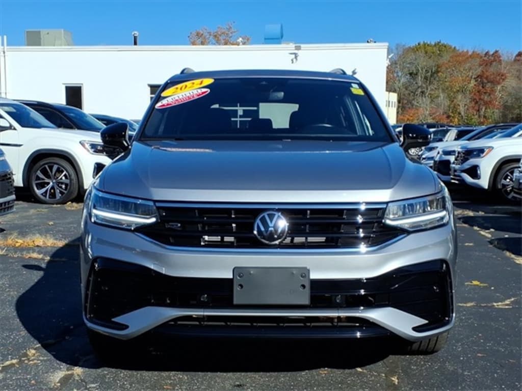 Used 2024 Volkswagen Tiguan 2.0T SE R-Line Black SUV