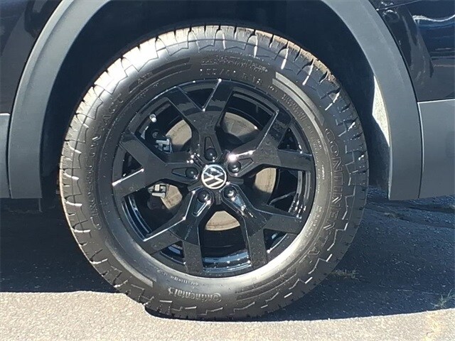 2026 Volkswagen Atlas Peak Edition SE photo 2