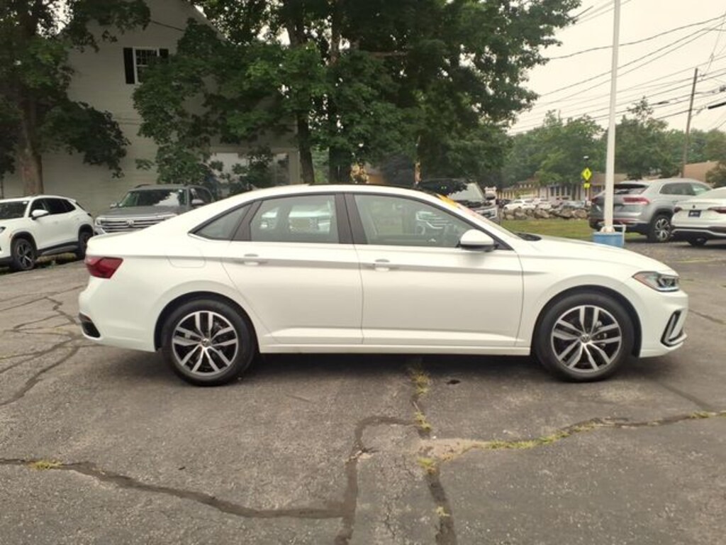 Used 2026 Volkswagen Jetta 1.5T SE Sedan