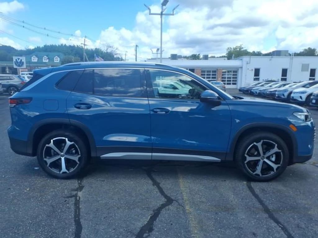 New 2026 Volkswagen Tiguan 2.0T SE SUV