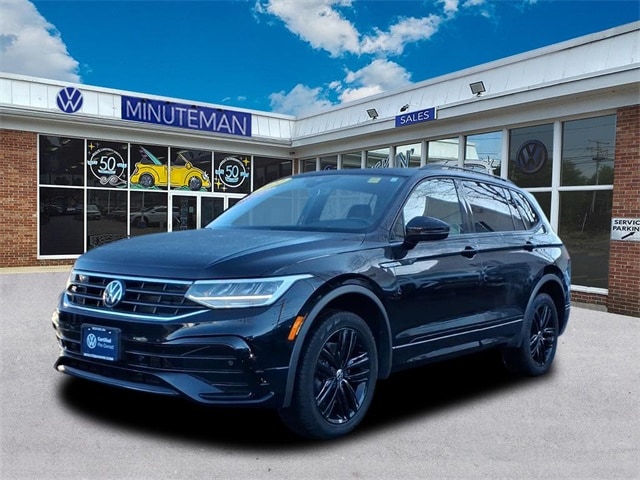 2022 Volkswagen Tiguan SE R-LINE BLACK's photo