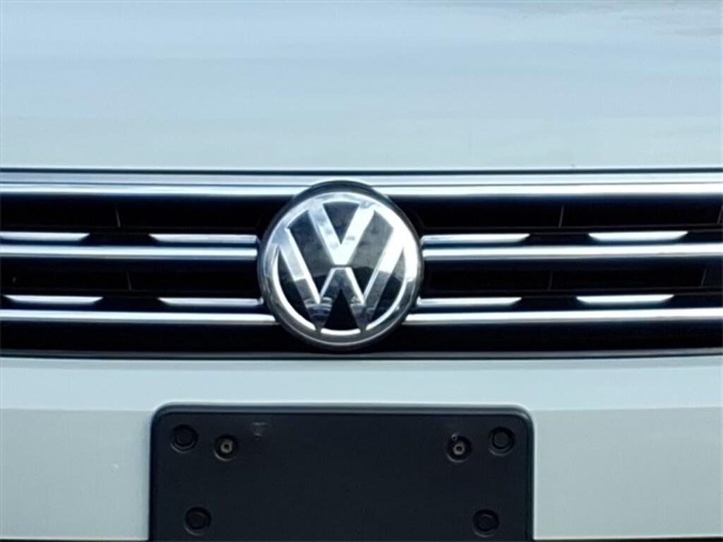 Used 2019 Volkswagen Tiguan 2.0T SEL R-Line SUV