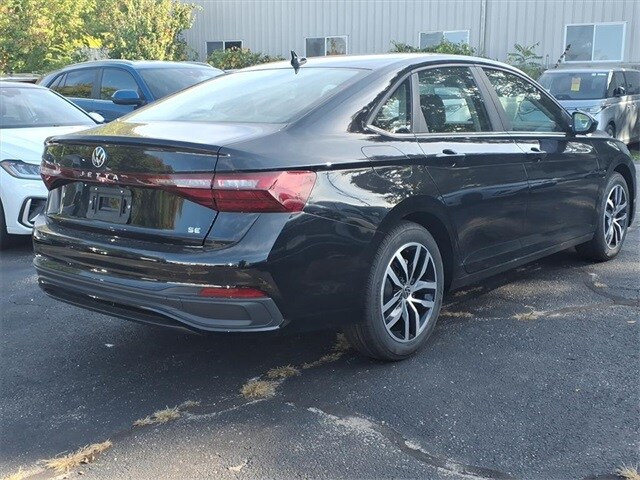 2025 Volkswagen Jetta 1.5T SE photo 4