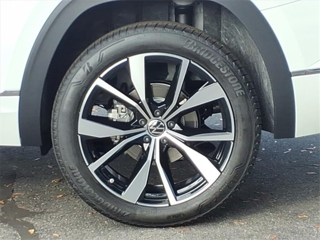 New 2026 Volkswagen Atlas 2.0T SEL Premium R-Line SUV