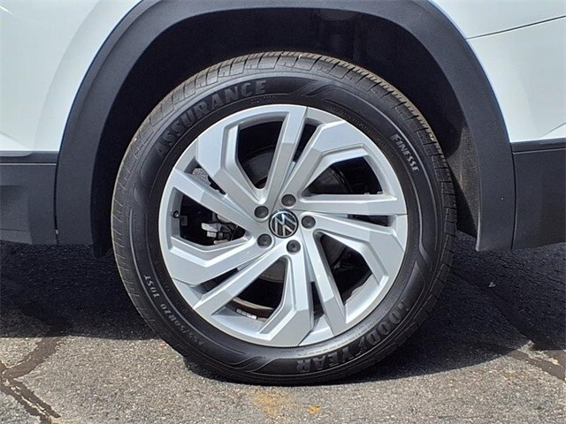 2022 Volkswagen Atlas V6 SE Technology photo 2