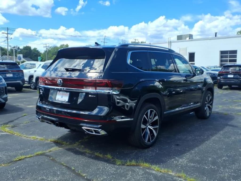 New 2026 Volkswagen Atlas 2.0T SEL Premium R-Line SUV