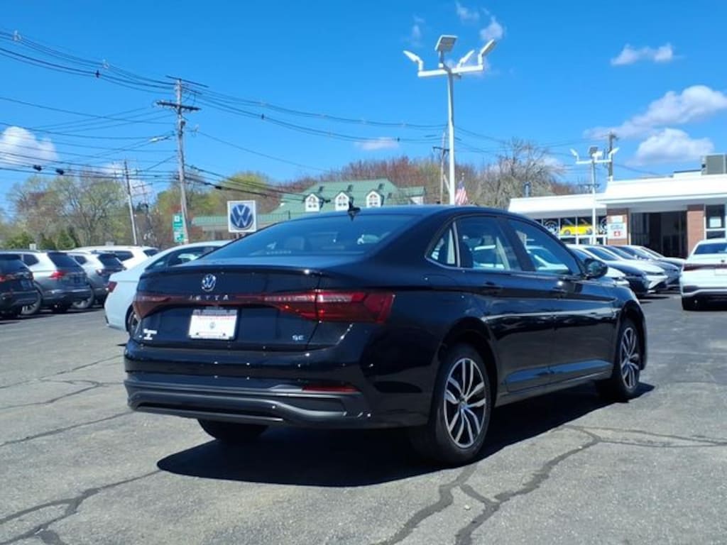 New 2026 Volkswagen Jetta 1.5T SE Sedan