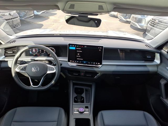 2026 Volkswagen Tiguan SE - Photo 11
