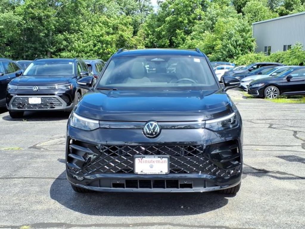 New 2026 Volkswagen Tiguan 2.0T SE R-Line Black SUV