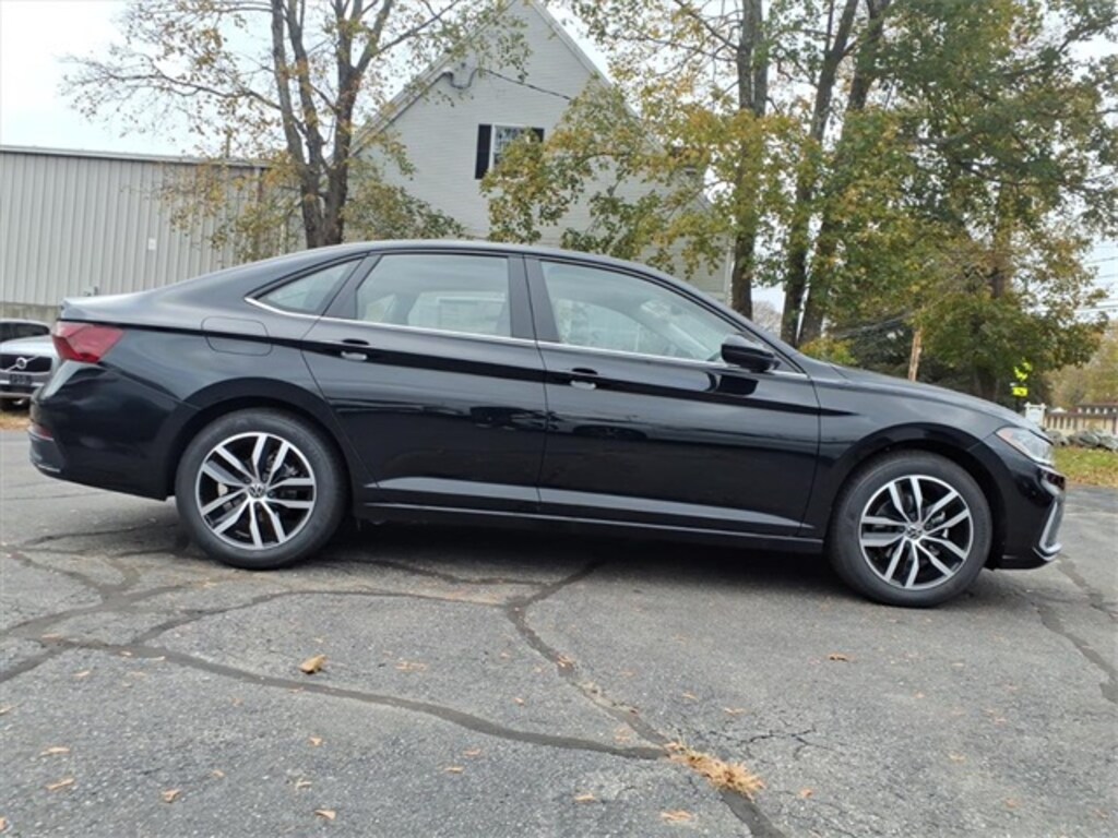 New 2026 Volkswagen Jetta 1.5T SE Sedan