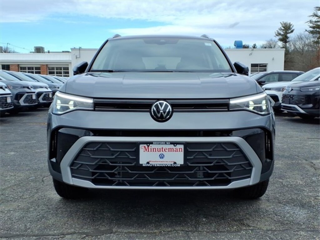 New 2026 Volkswagen Taos 1.5T SE SUV