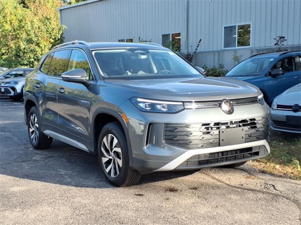 New 2025 Volkswagen Tiguan 2.0T S SUV