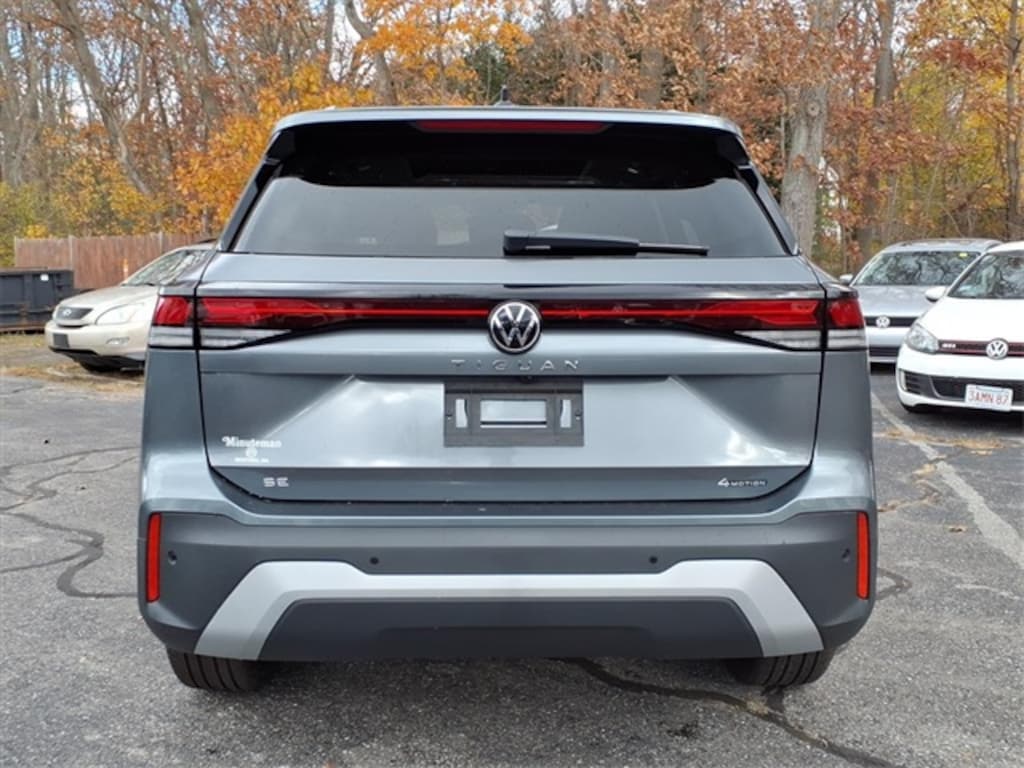 New 2026 Volkswagen Tiguan 2.0T SE SUV