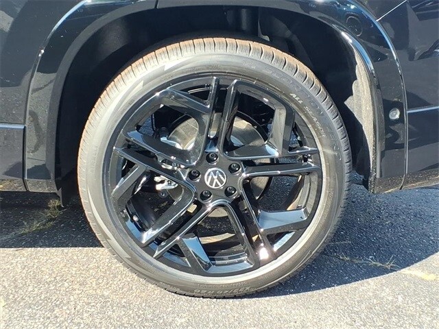 2025 Volkswagen Tiguan SE R-Line Black photo 3