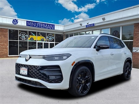 2025 Volkswagen Tiguan 2.0T SE R-Line Black SUV