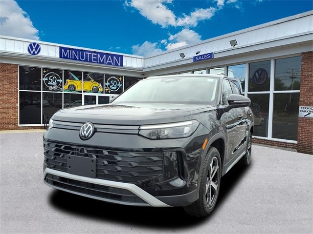 2025 Volkswagen Tiguan SE's photo