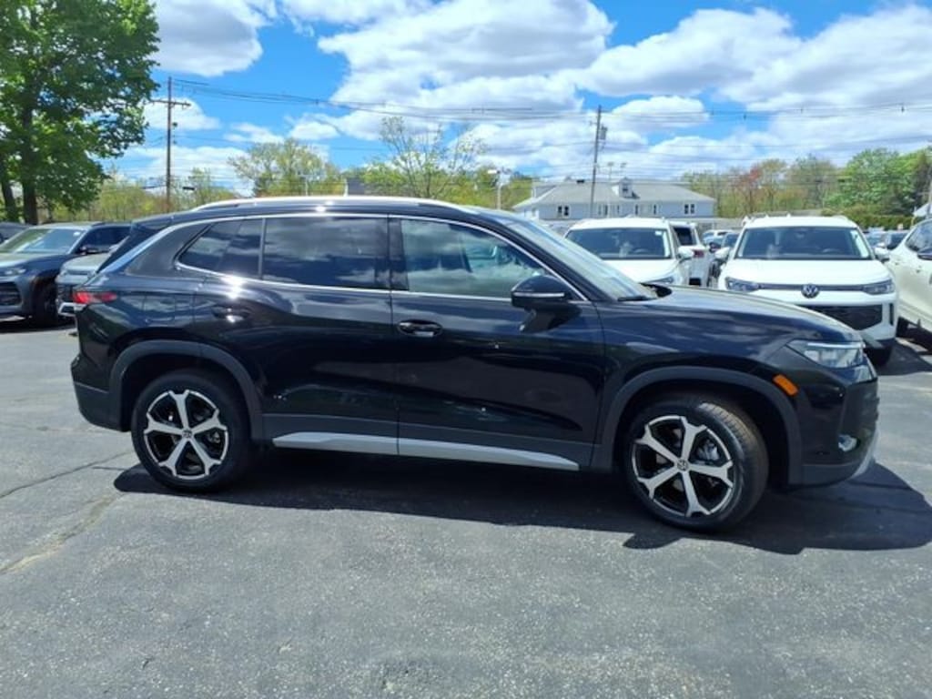 New 2026 Volkswagen Tiguan 2.0T SE SUV