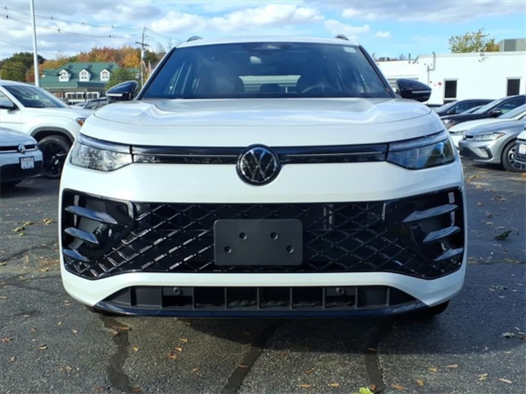 New 2025 Volkswagen Tiguan 2.0T SE R-Line Black SUV