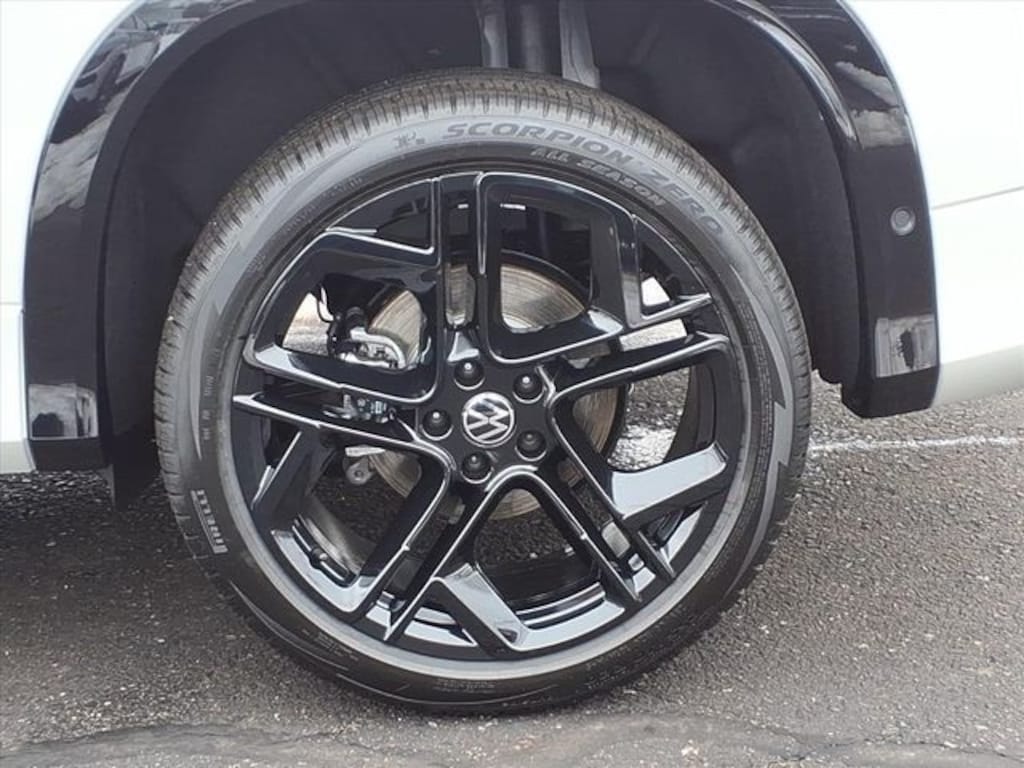 New 2026 Volkswagen Tiguan 2.0T SE R-Line Black SUV