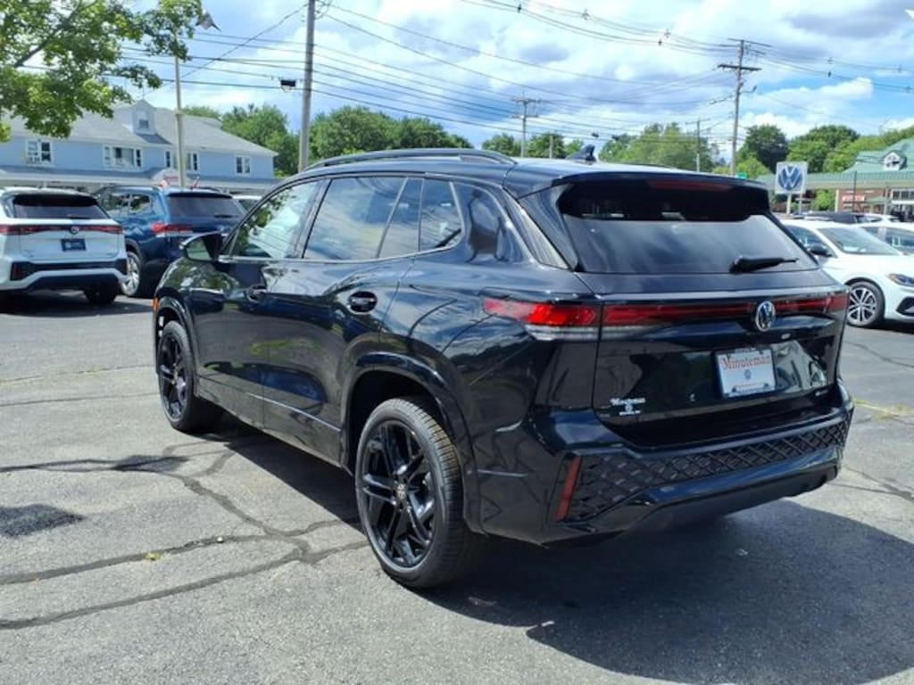 New 2026 Volkswagen Tiguan 2.0T SE R-Line Black SUV