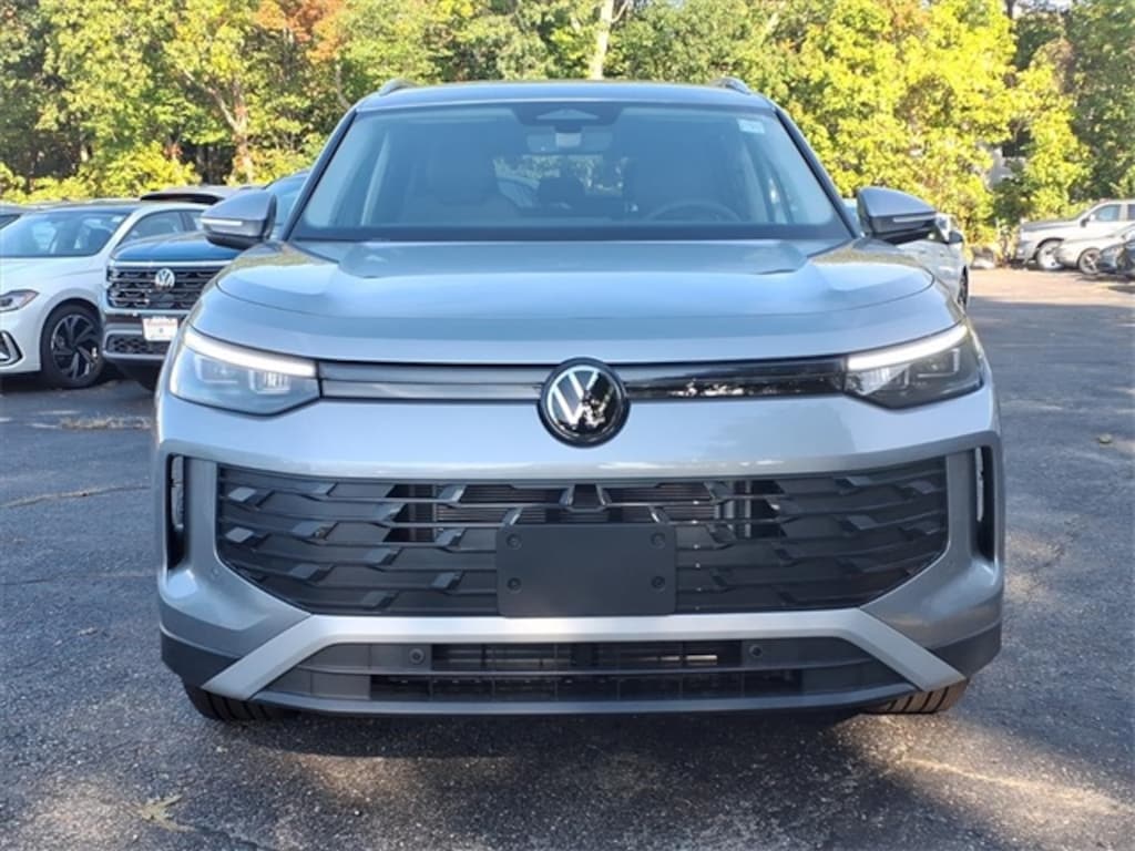 New 2025 Volkswagen Tiguan 2.0T SE SUV