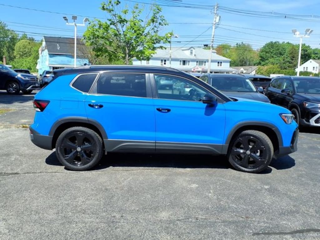 Certified 2025 Volkswagen Taos 1.5T SE Black SUV