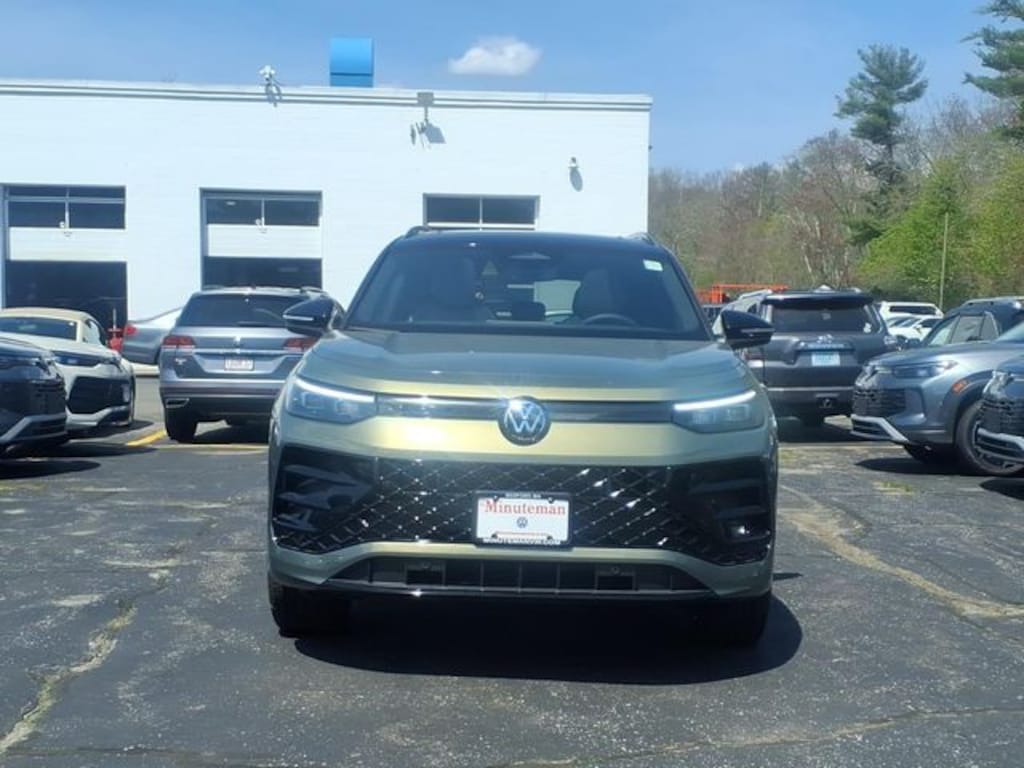 New 2026 Volkswagen Tiguan 2.0T SE R-Line Black SUV