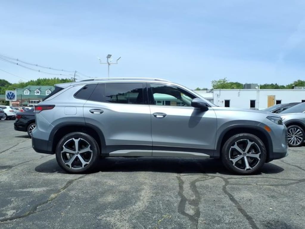 Certified 2025 Volkswagen Tiguan 2.0T SE SUV