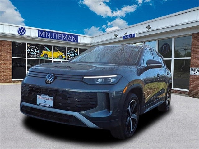 2026 Volkswagen Tiguan SE's photo