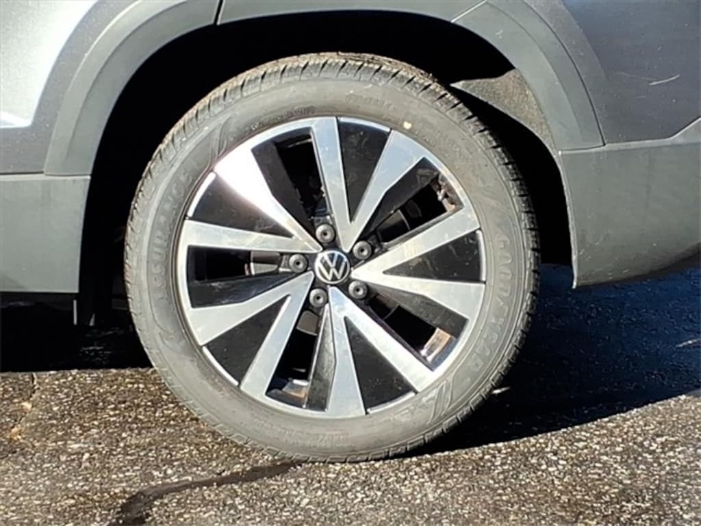 Certified 2022 Volkswagen Taos 1.5T SE SUV