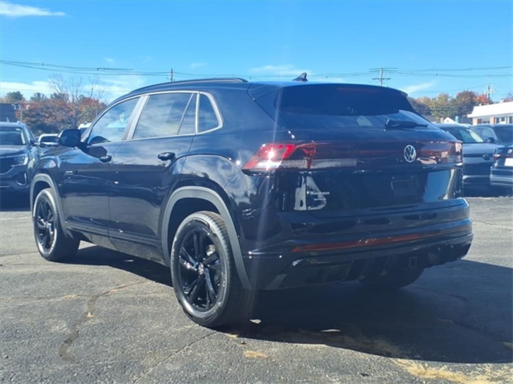 New 2026 Volkswagen Atlas Cross Sport 2.0T SEL R-Line Black SUV