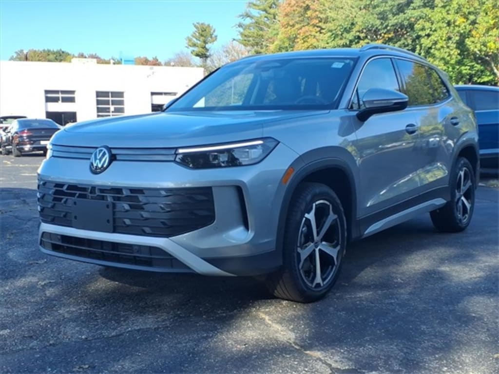 New 2025 Volkswagen Tiguan 2.0T SE SUV