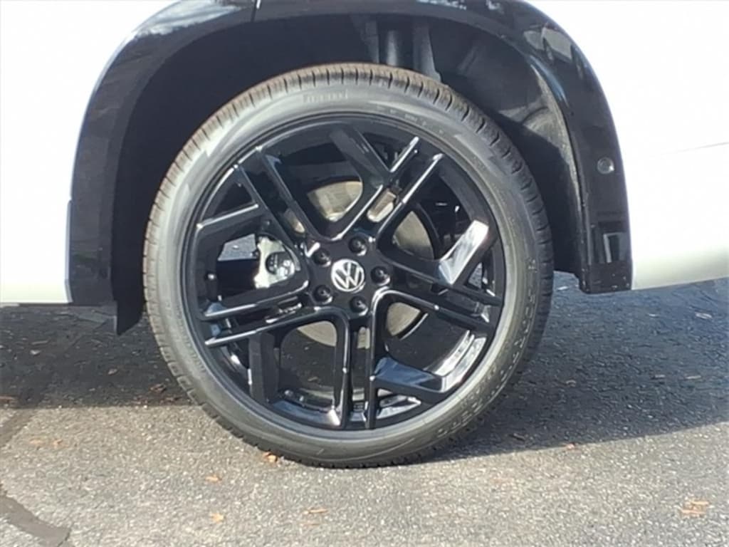 New 2025 Volkswagen Tiguan 2.0T SE R-Line Black SUV