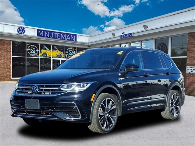 2022 Volkswagen Tiguan SEL R-LINE's photo