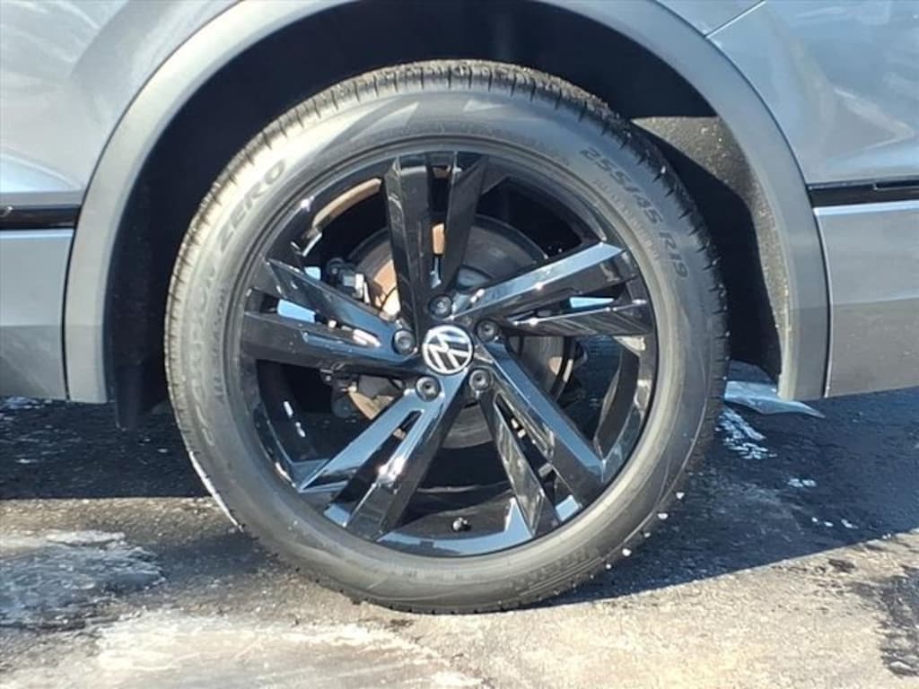 Certified 2023 Volkswagen Tiguan 2.0T SE R-Line Black SUV