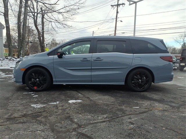 2024 Honda Odyssey Sport photo 2