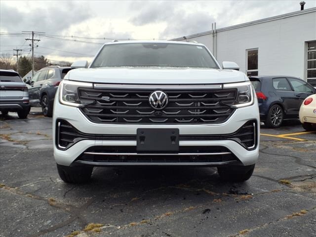 2025 Volkswagen Atlas Cross Sport SEL Premium R-Line photo 2