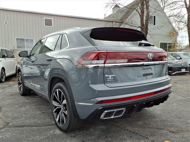 2026 Volkswagen Atlas Cross Sport SEL Premium R-Line photo 3