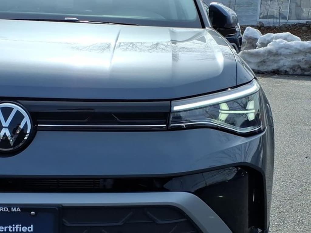 Certified 2025 Volkswagen Taos 1.5T SE SUV