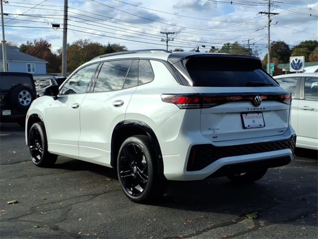 New 2025 Volkswagen Tiguan 2.0T SE R-Line Black SUV