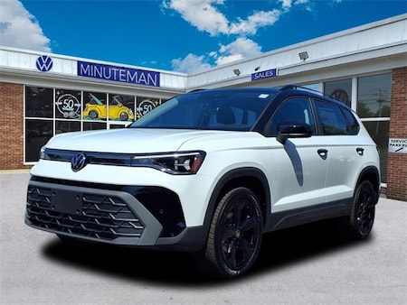 2025 Volkswagen Taos 1.5T SE Black SUV