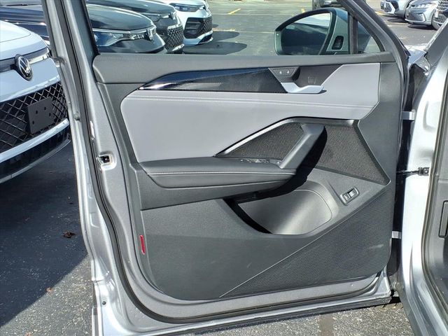 2026 Volkswagen Tiguan SE - Photo 12