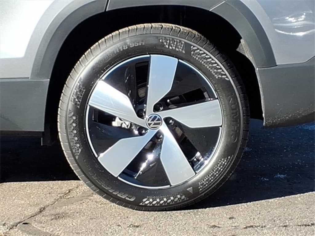 New 2026 Volkswagen Taos 1.5T S SUV