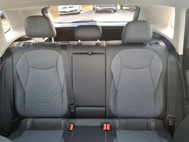 2026 Volkswagen Tiguan SE - Photo 18
