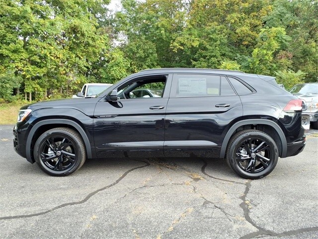 2026 Volkswagen Atlas Cross Sport SEL R-Line photo 2