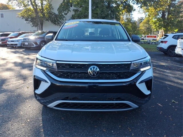 2023 Volkswagen Taos S photo 2