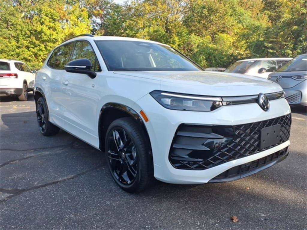 New 2025 Volkswagen Tiguan 2.0T SE R-Line Black SUV