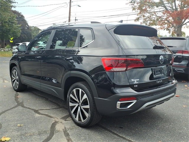 2022 Volkswagen Taos SE photo 4