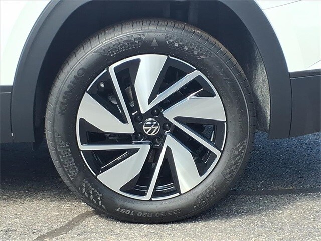 2026 Volkswagen Atlas SE Technology photo 2